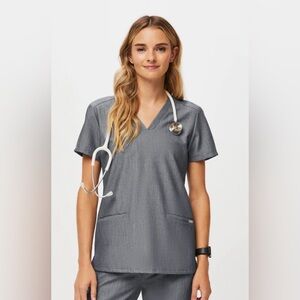 🎉 NWOT Casma Three-Pocket Scrub Top Graphite Gray V-Neck Women's Scrub Top Small